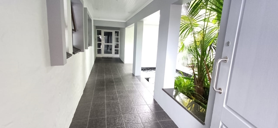 5 Bedroom Property for Sale in Nahoon Valley Park Eastern Cape